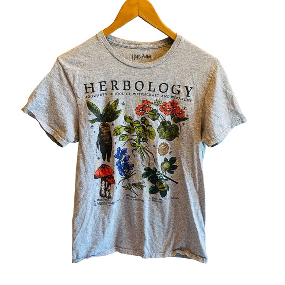 Warner Bros. Tops - Harry Potter Herbology T-shirt Small